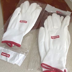 2 pair of Supreme glove but not too thick.